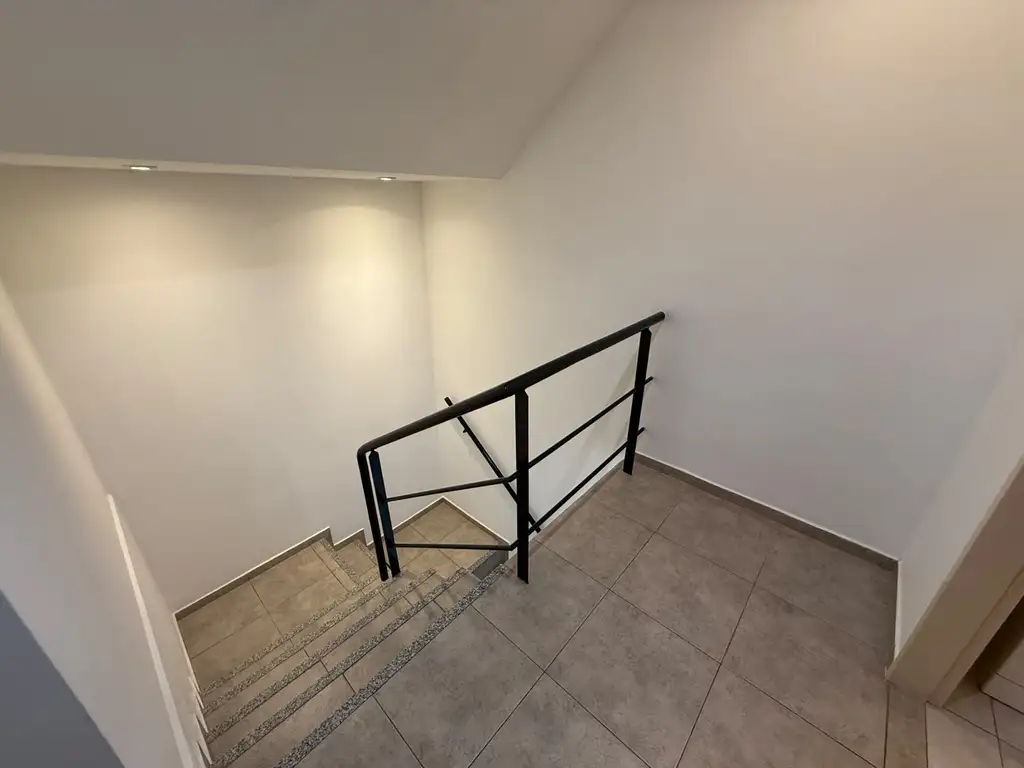 Foto de Alquiler Dúplex 3 Ambientes al Frente con Balcón Aterrazado – Mataderos, imagen 1