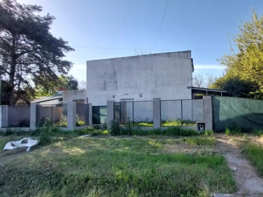 Foto de Casa a reciclar con Lote divisible. Salida a dos calles . Funes, imagen 3