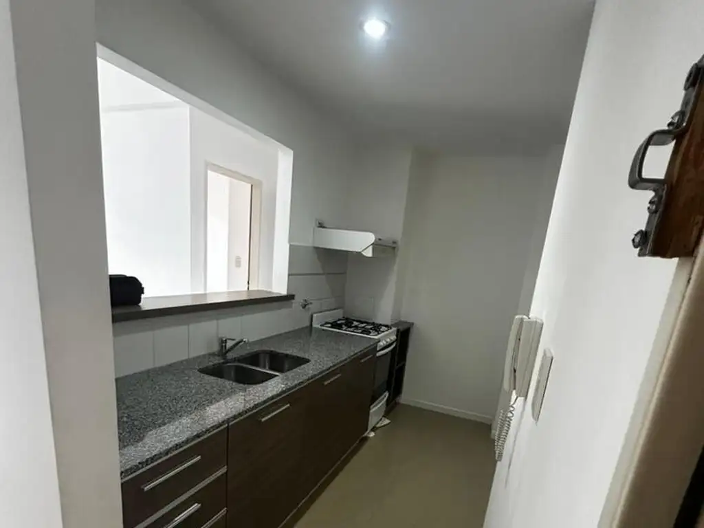 Foto de Departamento en alquiler en La Plata, imagen 2