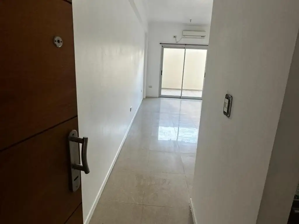 Foto de Departamento en alquiler en La Plata, imagen 3