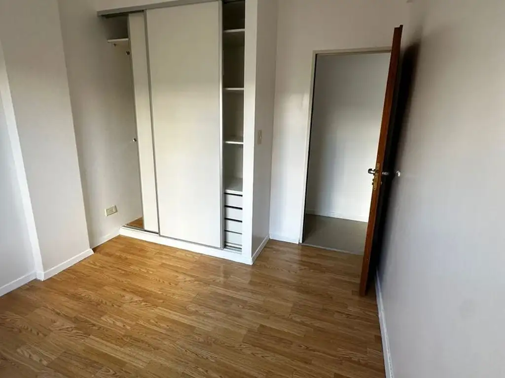 Foto de Departamento en alquiler en La Plata, imagen 4