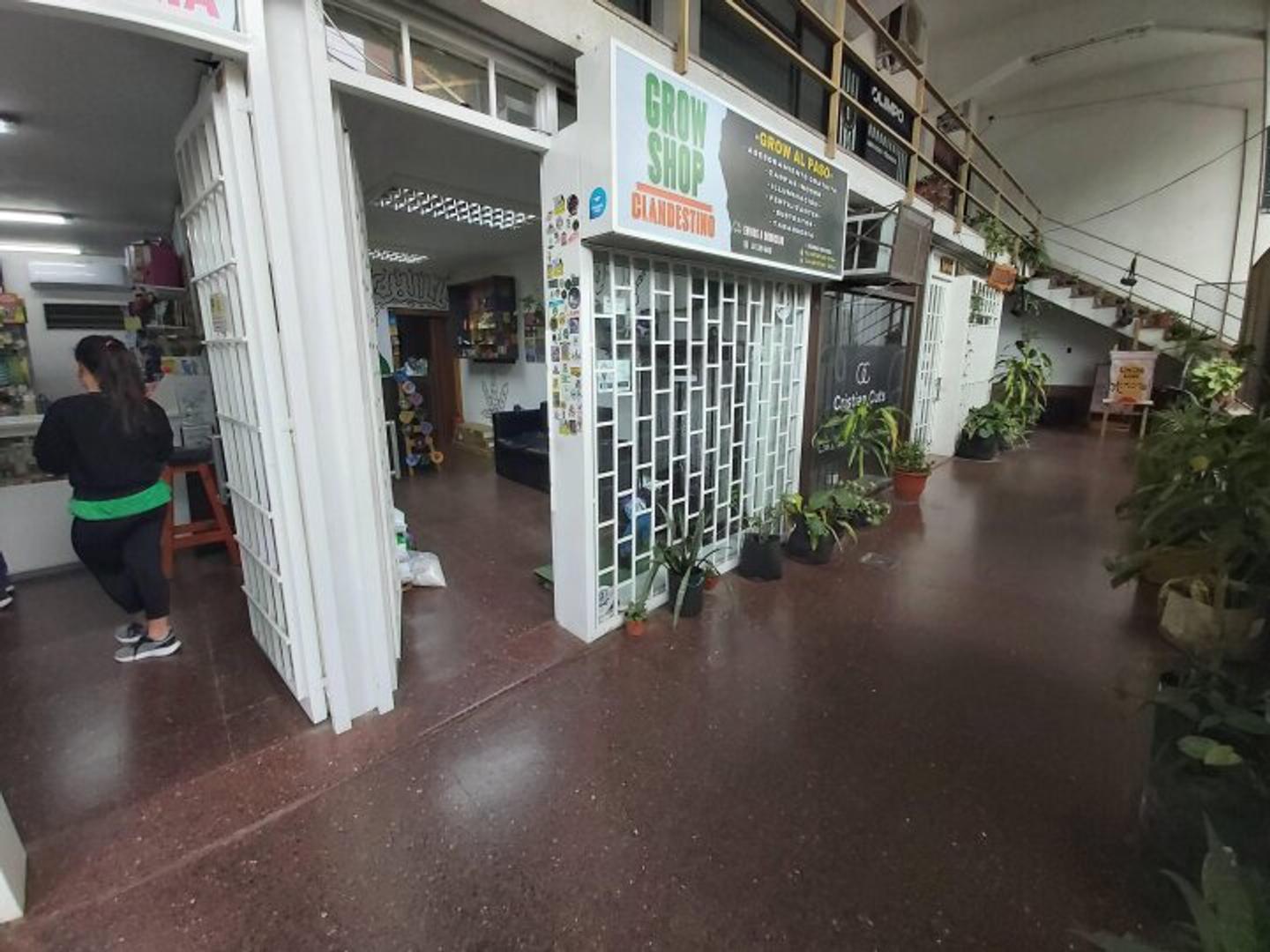 Foto de Local en venta • Mendoza 3000 • Rosario, imagen 2