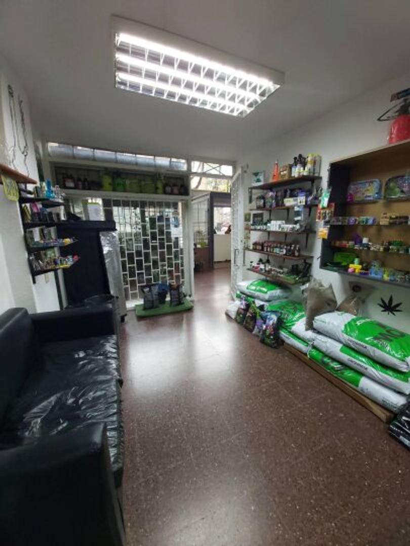 Foto de Local en venta • Mendoza 3000 • Rosario, imagen 3