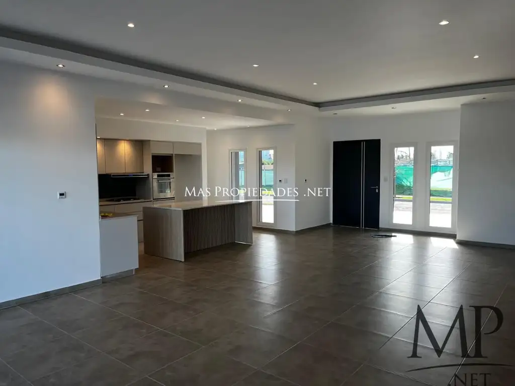 Foto de Venta Casa a la laguna en San Lucas 3 dormitorios Canning, imagen 4