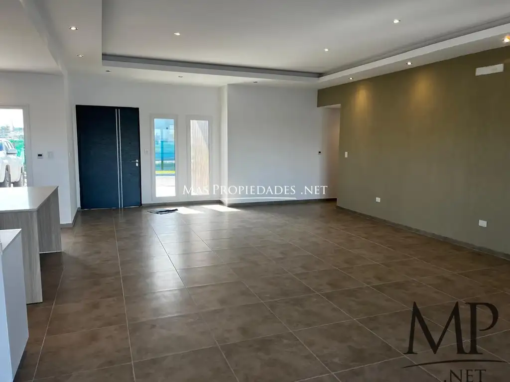 Foto de Venta Casa a la laguna en San Lucas 3 dormitorios Canning, imagen 2