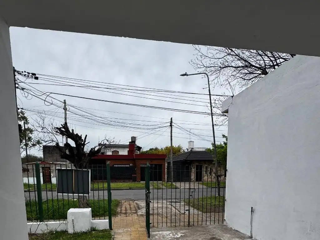 Foto de Casa de 3 ambientes en alquiler con verde – Roma 157, imagen 2