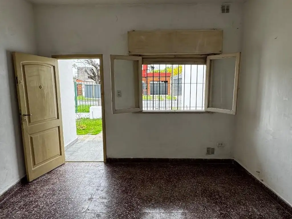 Foto de Casa de 3 ambientes en alquiler con verde – Roma 157, imagen 4