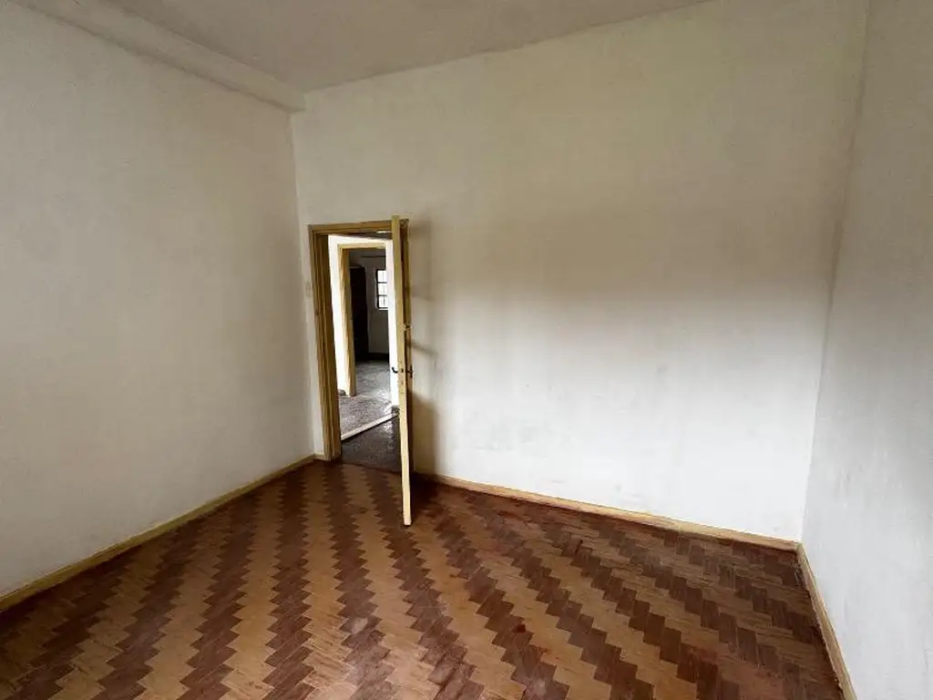 Foto de Casa de 3 ambientes en alquiler con verde – Roma 157, imagen 1