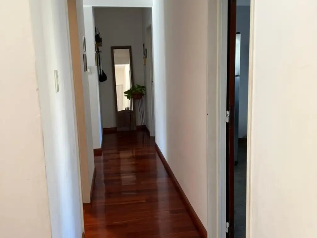 Foto de Excelente 4 ambientes de 147 m2, dormitorio en suite con vestidor, imagen 2