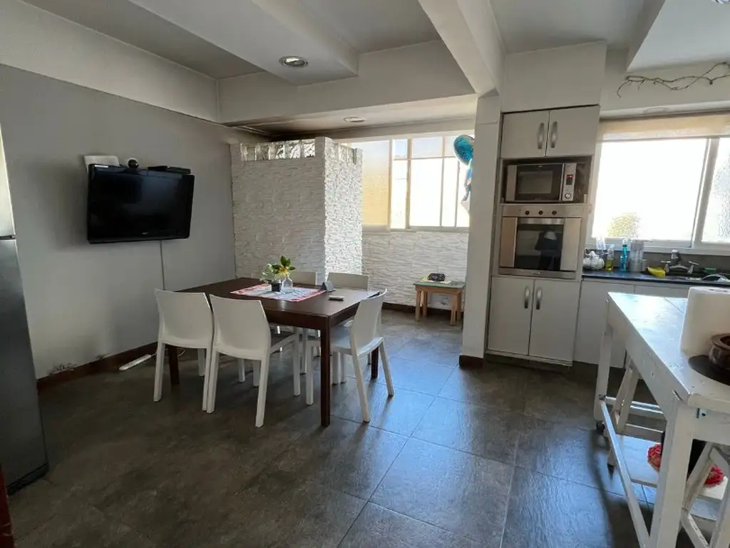 Foto de Excelente 4 ambientes de 147 m2, dormitorio en suite con vestidor, imagen 3