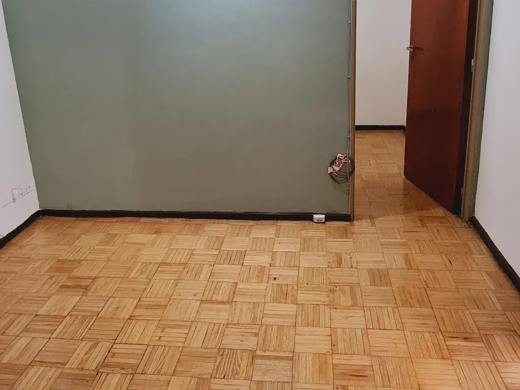 Foto de 1 AMB DIVIDIDO, COCINA SEPARADA A GAS Y BAÑO COMPLETO (BARRIO: ONCE), imagen 5