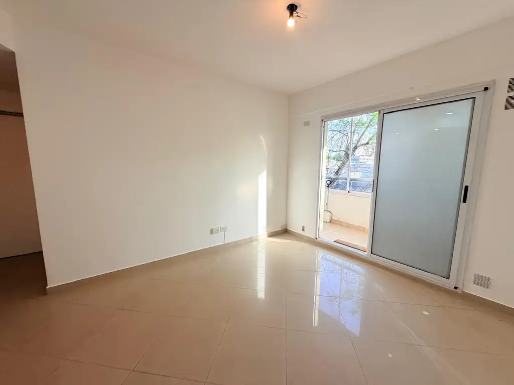 Foto de ¡Hermoso departamento de 2 ambientes en alquiler con balcón!, imagen 4