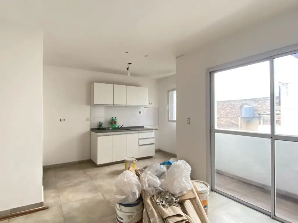 Foto de Super luminoso - Departamento en planta alta!, imagen 1