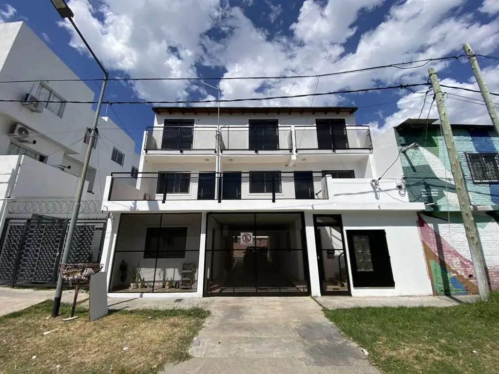 Foto de -Super luminoso - Departamento en planta alta!, imagen 1
