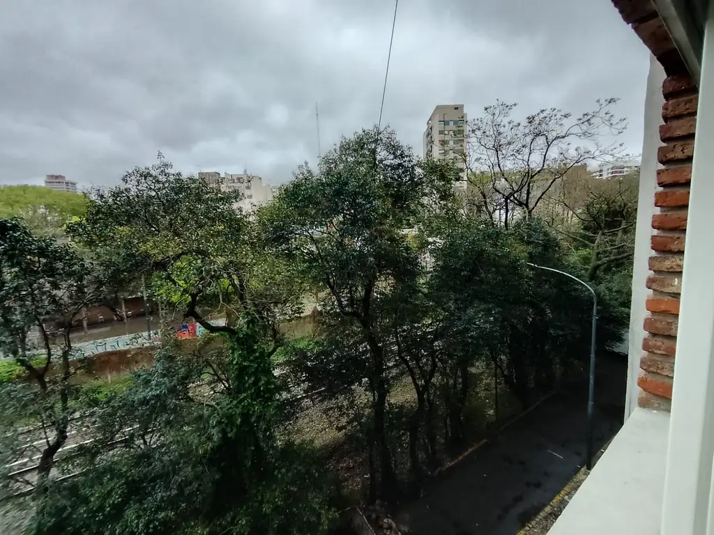 Foto de Luminoso departamento de 2 ambientes al frente en muy buen estado., imagen 4