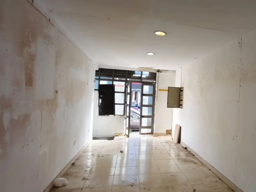 Foto de Excelente Local Comercial 60 Mts Holmberg 1500. Villa Ortuza, imagen 5