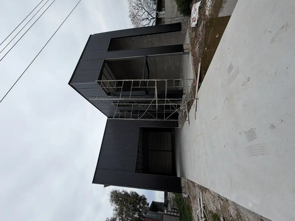 Foto de Galpón en venta en Pujol y Primera Junta – 297 m², imagen 2