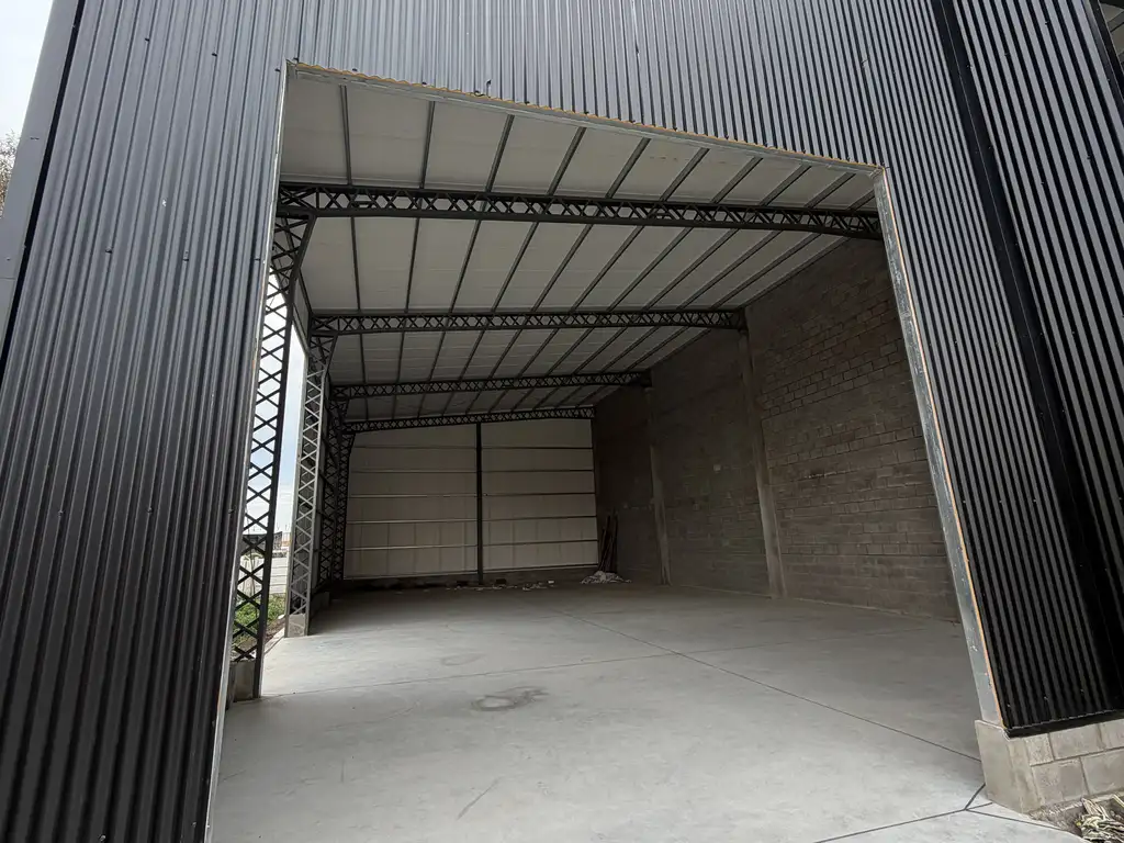 Foto de Galpón en alquiler en Pujol y Primera Junta – 297 m², imagen 4