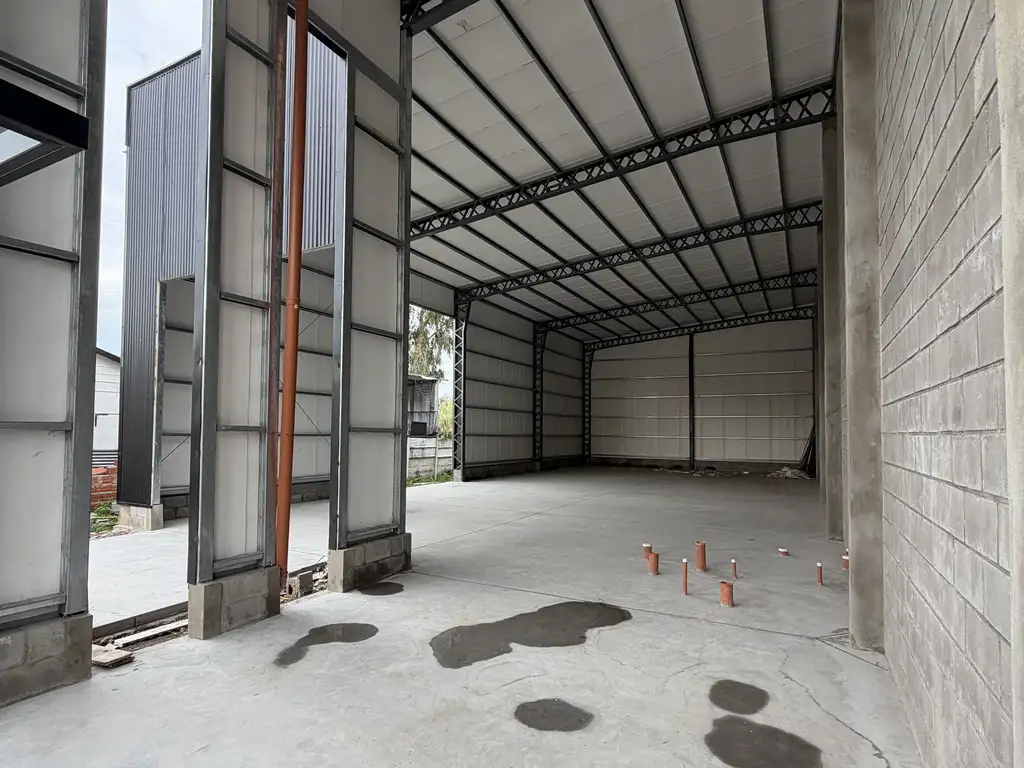 Foto de Galpón en alquiler en Pujol y Primera Junta – 297 m², imagen 5