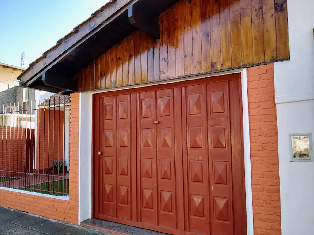 Foto de "LINDA CASA AMERICANA MUY SOLIDA" EN SAN ANTONIO DE PADUA, imagen 1