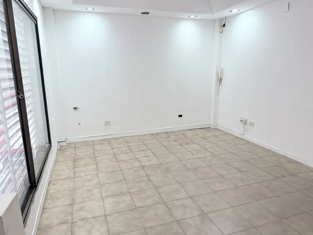 Foto de 450 M2 IDEAL DEPOSITO/OFICINAS/VENTA ON LINE - USOS MIXTURA II -, imagen 4