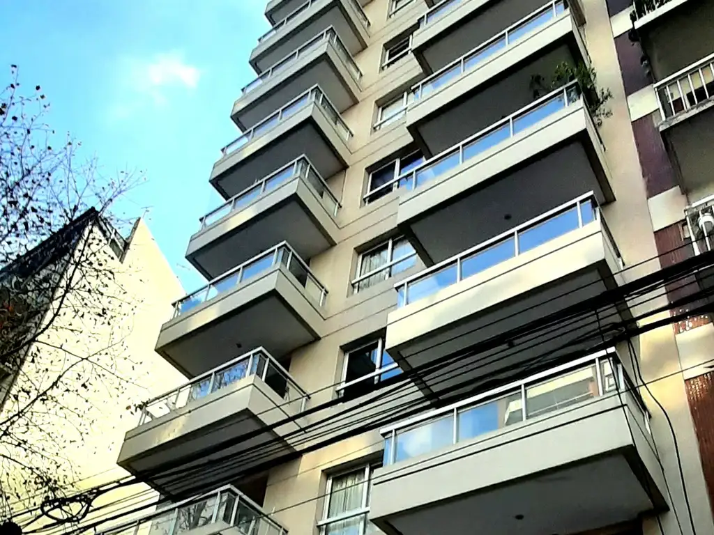Foto de 1 Y 1/2 AMB. DIVIDIDO DE OBRA, SUPERFICIE TOTAL 43 M2 AL FRENTE, BALCON, imagen 2