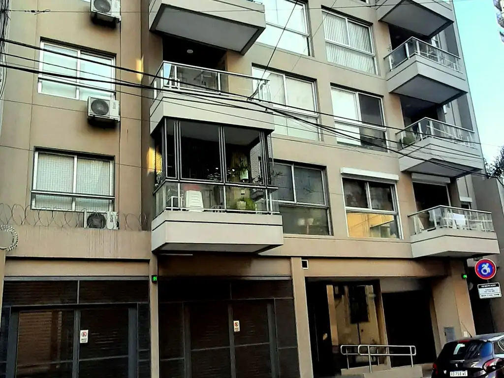 Foto de 2 AMB. SUPERFICIE TOTAL 57 M2 AL CONTRAFRENTE CON BALCON TERRAZA, imagen 2