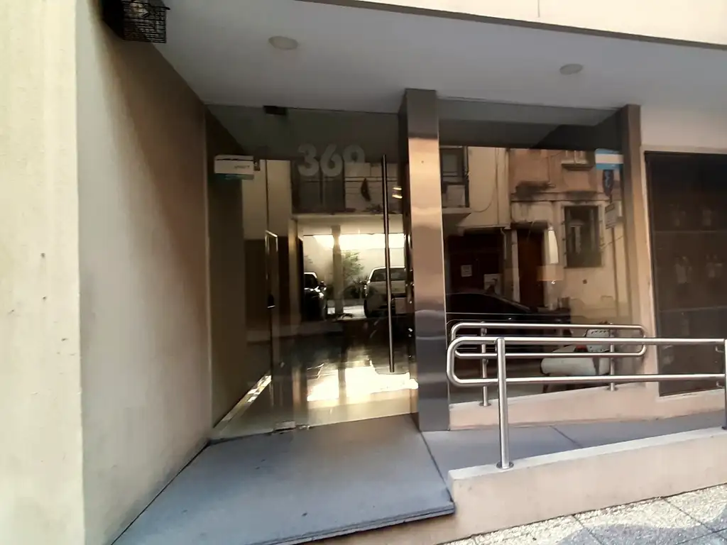 Foto de 2 AMB. SUPERFICIE TOTAL 57 M2 AL CONTRAFRENTE CON BALCON TERRAZA, imagen 1