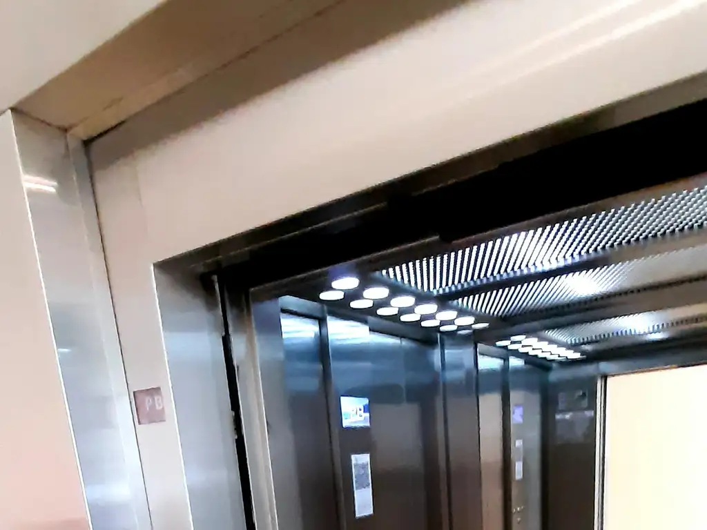 Foto de 2 AMB. SUPERFICIE TOTAL 57 M2 AL CONTRAFRENTE CON BALCON TERRAZA, imagen 4