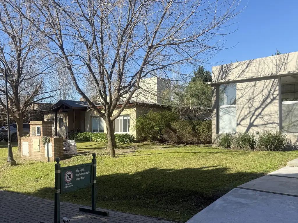 Foto de Hermosa Casa en Alquiler en Barrio Cerrado El Cardal I, imagen 3
