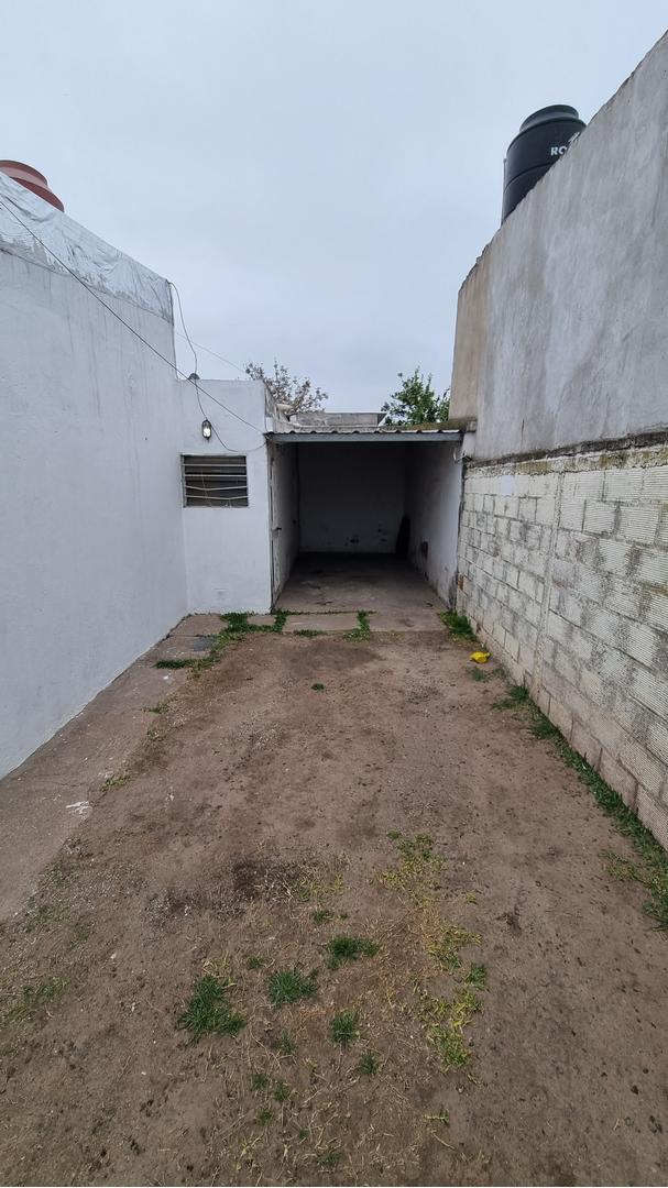 Foto de Alquiler | Casa | 1 Dormitorio | Cochera | Fray Luis Beltrán, imagen 1