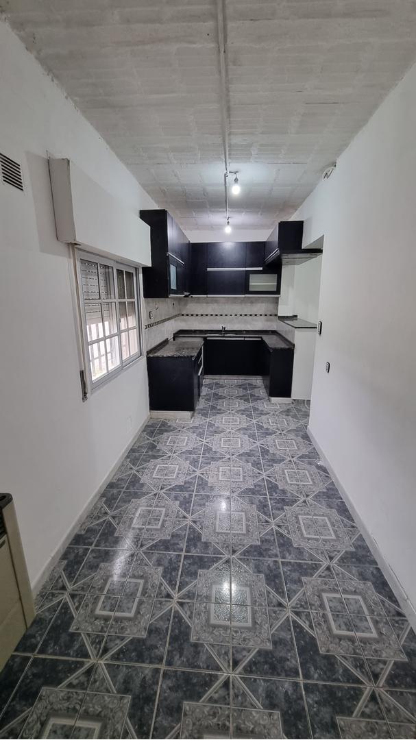Foto de Alquiler | Casa | 1 Dormitorio | Cochera | Fray Luis Beltrán, imagen 4