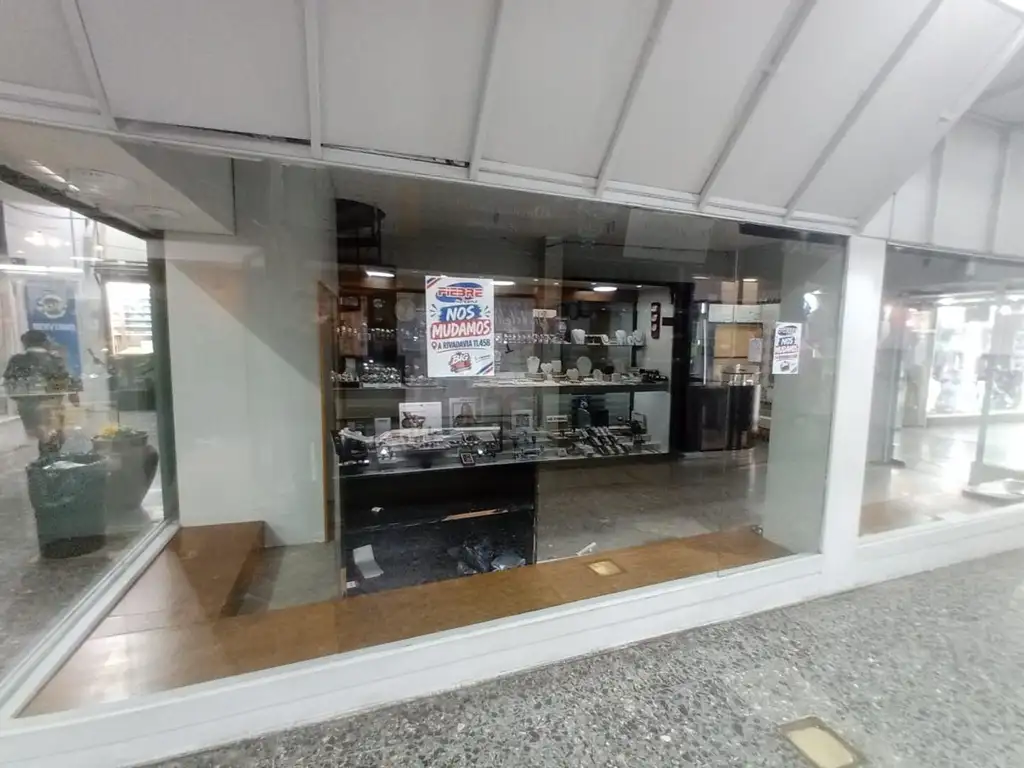 Foto de Local en alquiler en Galeria Liniers, imagen 2