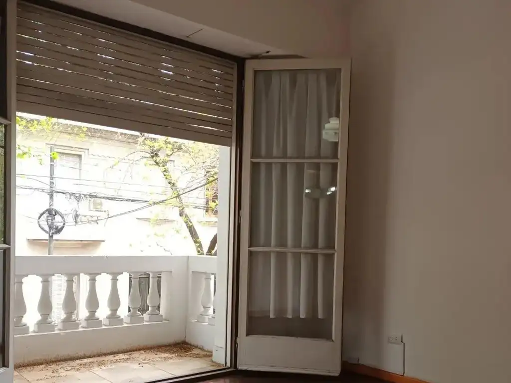 Foto de HERMOSO DEPTO DE 3 AMB. AL FRENTE CON ENORME BALCON CORRIDO, imagen 3