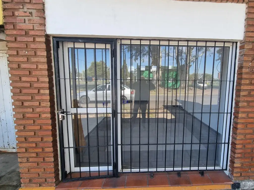Foto de Local comercial en alquiler ubicado en Granadero Baigorria, imagen 5