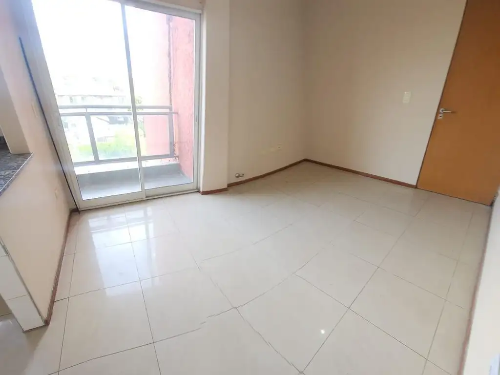 Foto de DEPARTAMENTO 3 AMBIENTES CON BALCON, A 2 CUADRAS EST. MERLO, imagen 5