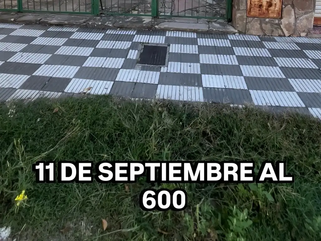 Foto de Casa en alquiler c/ cochera en Punta Alta, imagen 1