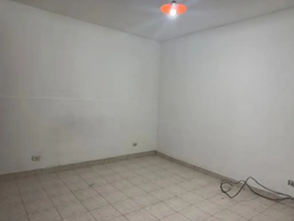 Foto de DEPARTAMENTO DE 1 AMBIENTE CON COCINA COMEDOR BAÑO Y PATIO, imagen 1