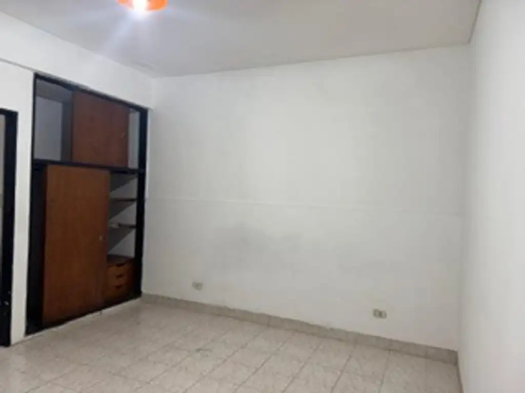 Foto de DEPARTAMENTO DE 1 AMBIENTE CON COCINA COMEDOR BAÑO Y PATIO, imagen 4