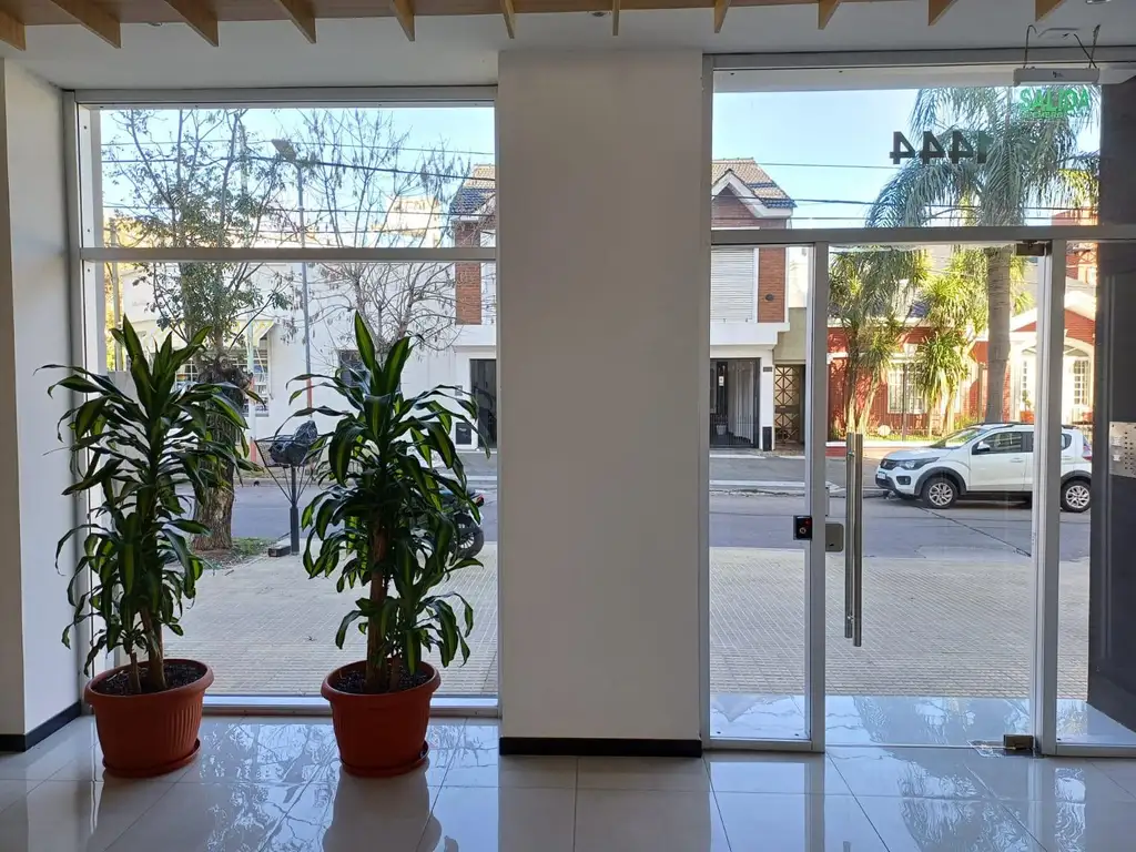 Foto de Departamento Semipiso de Categoría 2 Dormitorios Cochera - La Plata., imagen 1