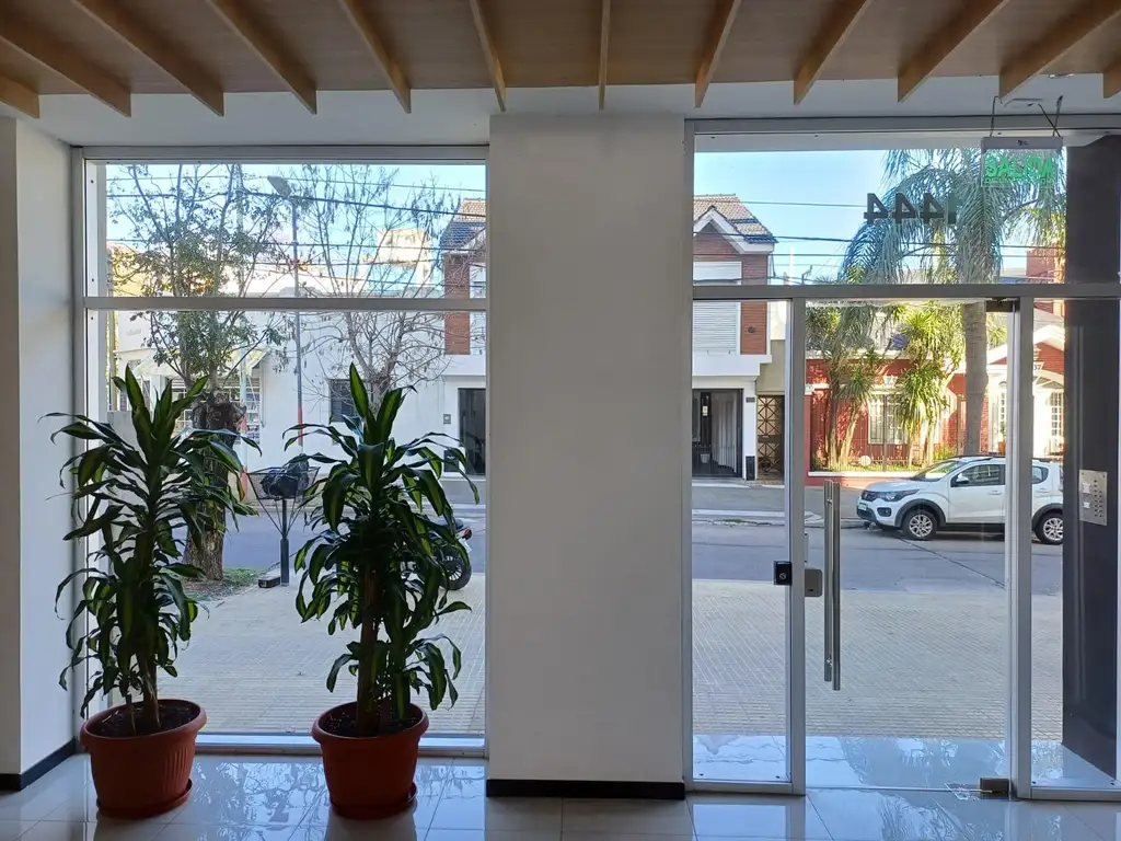 Foto de Departamento Semipiso de Categoría 2 Dormitorios Cochera - La Plata., imagen 2