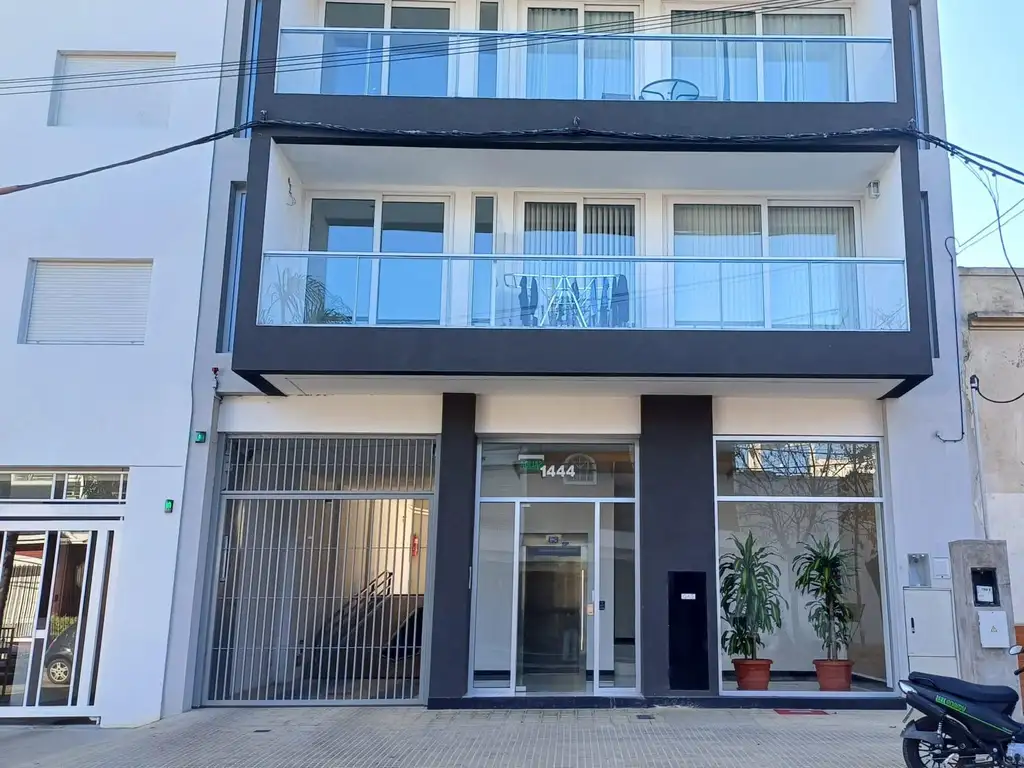 Foto de Departamento Semipiso de Categoría 2 Dormitorios Cochera - La Plata., imagen 5