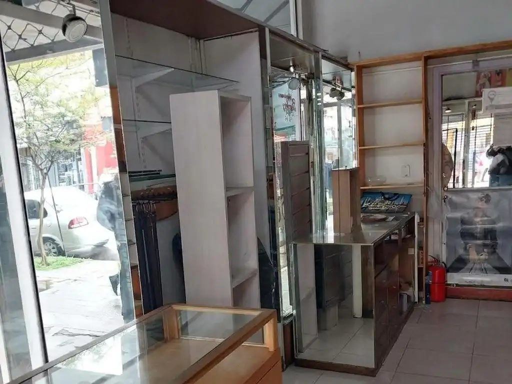 Foto de Local en venta en Haedo Centro, imagen 2