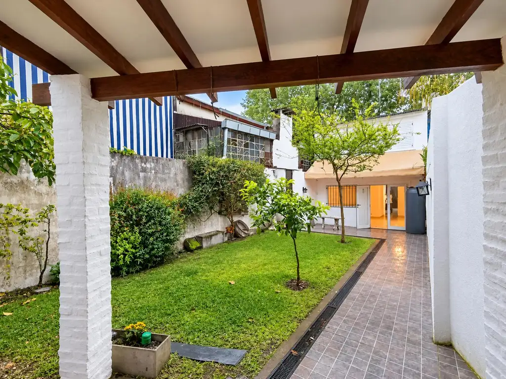 Foto de Casa en alquiler 3 habitaciones jardin parrilla en Alsina 567 - Tigre, imagen 2