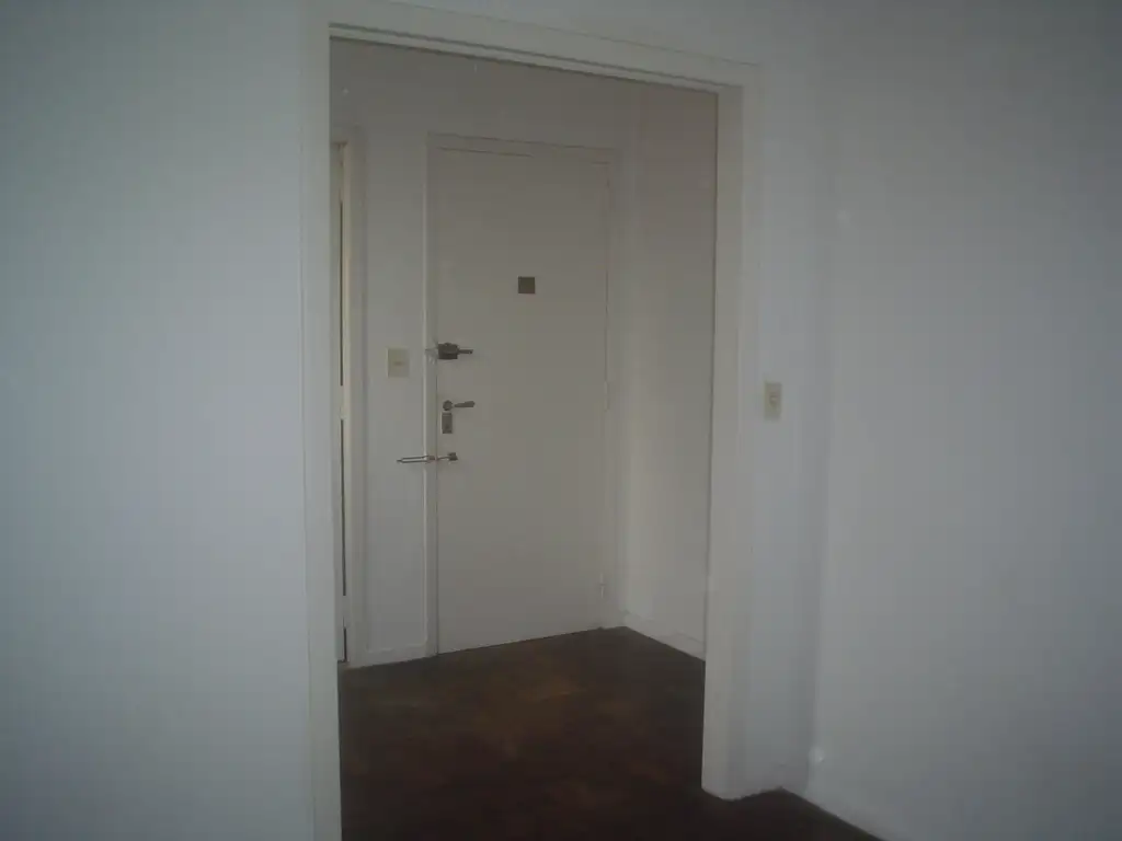 Foto de 2 ambientes 1ºpiso al frente. Por escalera. A metros de Av. Rivadavia, imagen 5