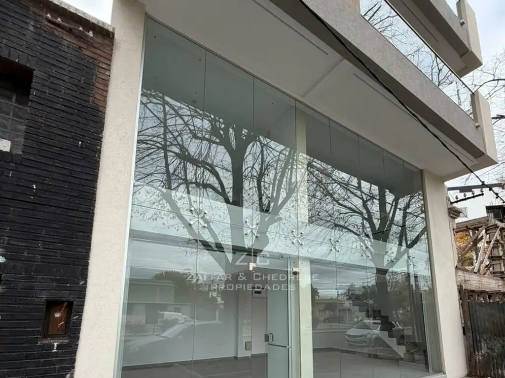 Foto de Local de 1 dormitorio con patio en alquiler en La Plata sobre diagonal, imagen 5
