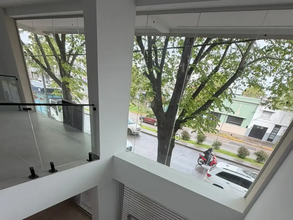 Foto de Local de 1 dormitorio con patio en alquiler en La Plata sobre diagonal, imagen 4