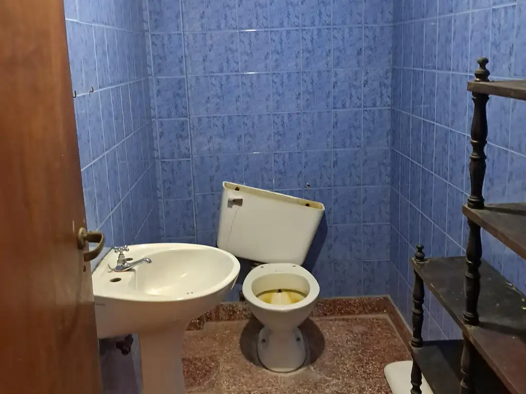 Foto de LOCAL DE 4x10 MTS. - TECHOS ALTOS , PISOS DE GRANITO - BAÑO COMPLETO, imagen 2