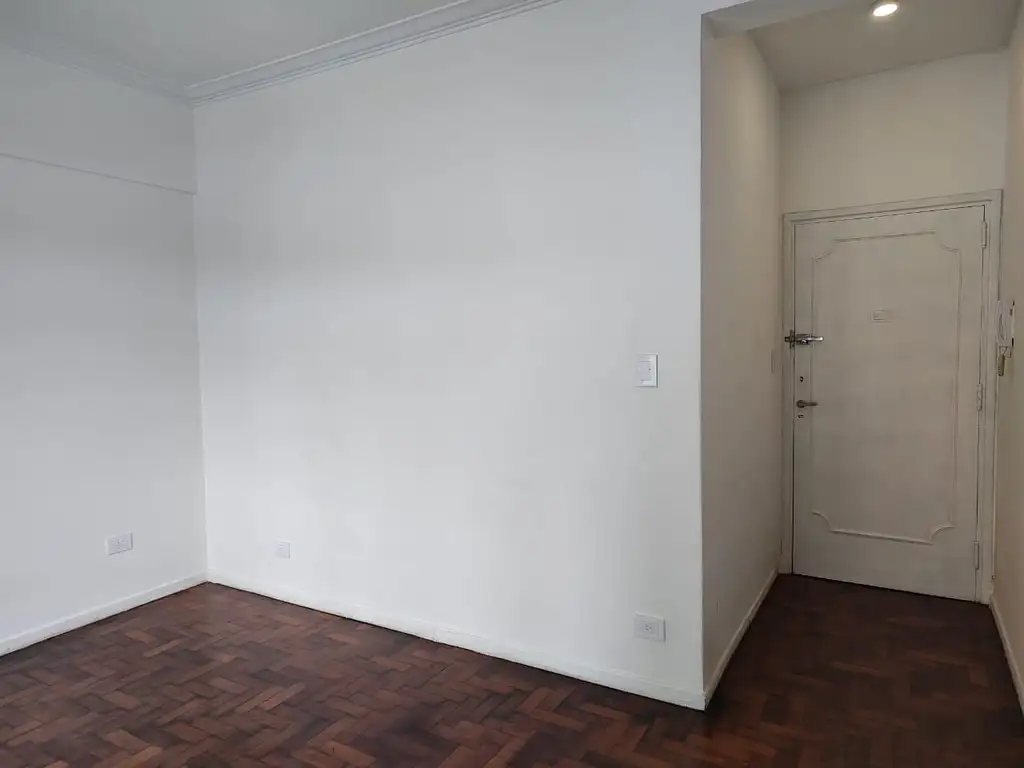 Foto de 2 AMBIENTES EN ALQUILER RECICLADO A NUEVO – MUY LUMINOSO - BAJAS, imagen 1
