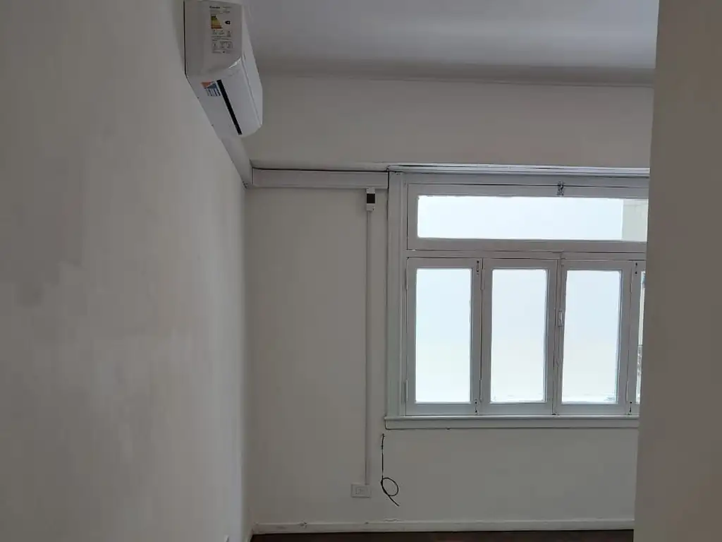 Foto de 2 AMBIENTES EN ALQUILER RECICLADO A NUEVO – MUY LUMINOSO - BAJAS, imagen 2